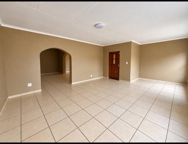 5 BEDROOM HOUSE FOR SALE IN BRANDWAG